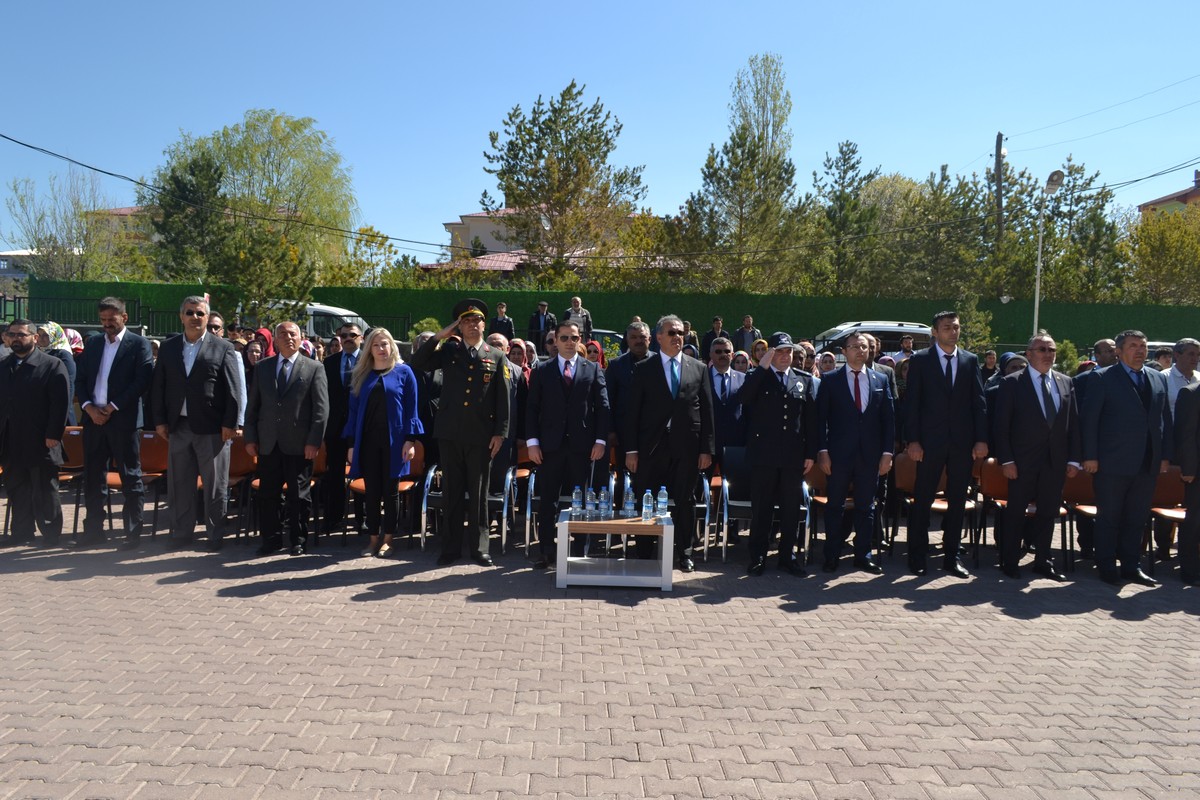 23 Nisan Ulusal Egemenlik ve Dünya Çocuk Bayramı Kutlandı.